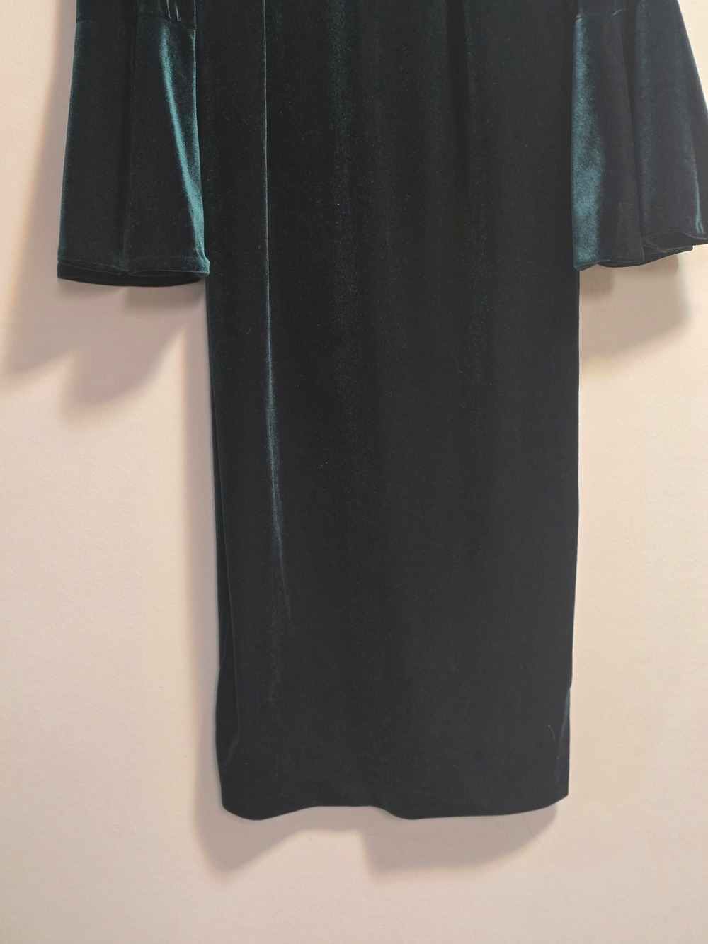 Calvin Klein Elegant Teal Velvet Bell-Sleeve Sheath Dress - Picture 3 of 9